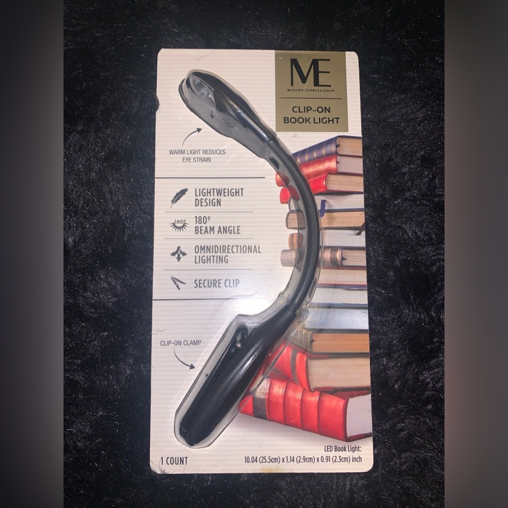 MODERN EXPRESSIONS CLIP-ON BOOK LIGHT